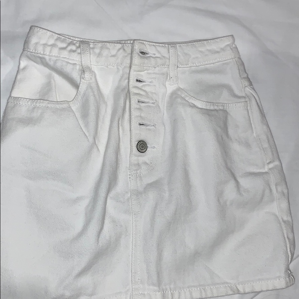 White denim skirt